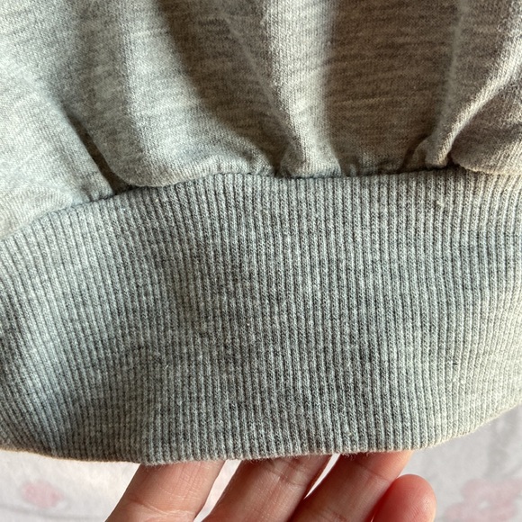 NWOT Heather Grey sweatshirt in size S - Picture 3 of 8